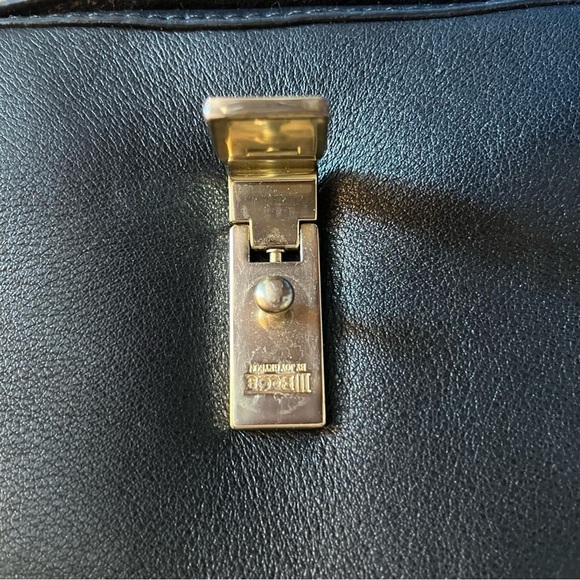 IllBe Ca by Joy Gryson Genuine Leather Clutch/Bag. Missing shoulder strap. - Picture 12 of 16